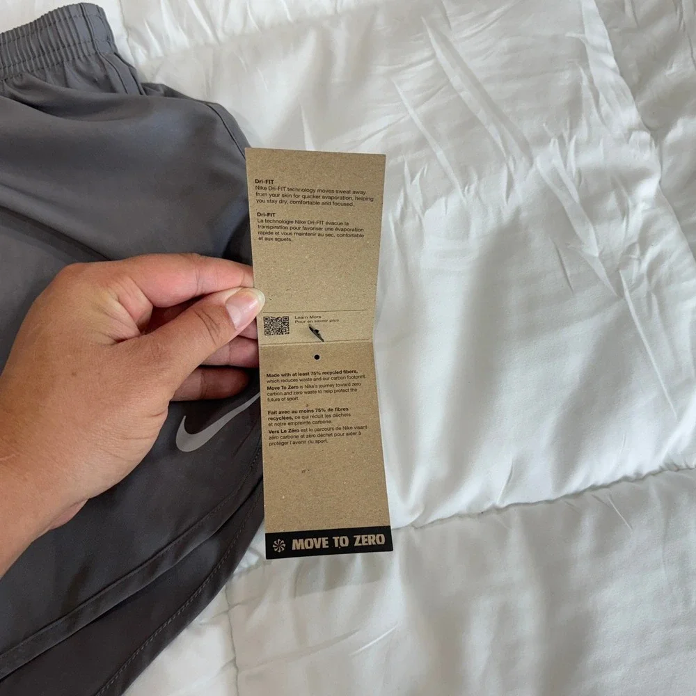 Nike Womens XL Dri-FIT Running Shorts Gray Athletic Gym‎ Zipper Pocket